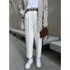 Kemerli Beyaz Havuç Kumaş Pantolon