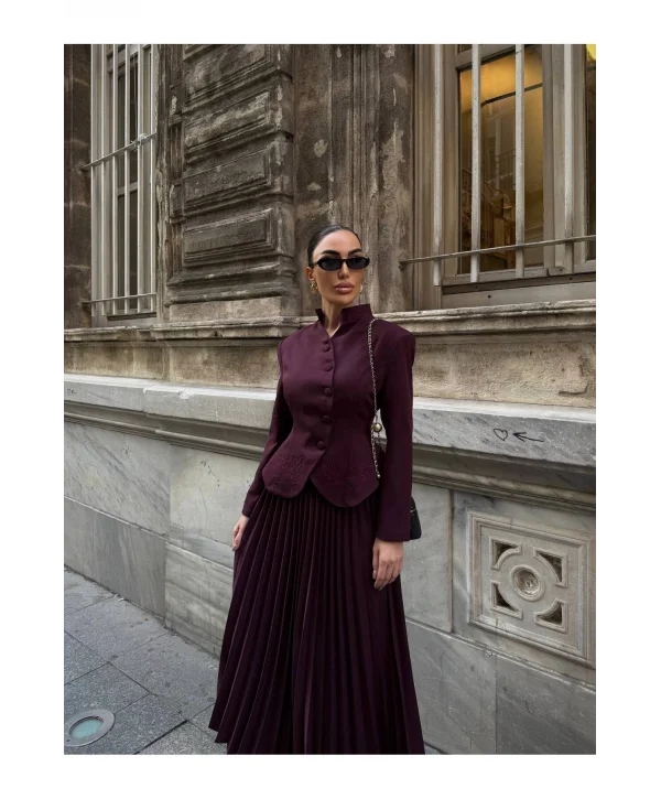 Kadın Bel Oturtmalı Nakış Detaylı Düğmeli Pliseli Uzun Etek & Ceket Takım