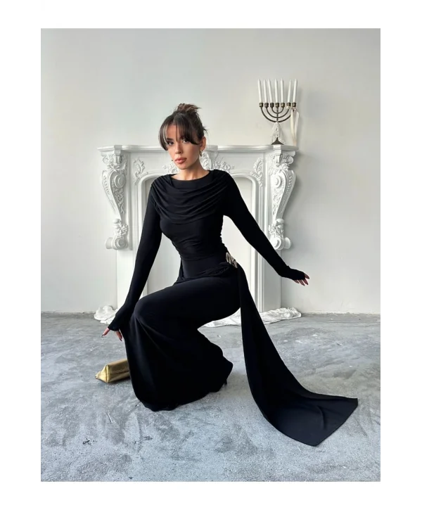 Kadın Drapeli Vücudu Saran Asimetrik Detaylı Uzun Zarif Elbise