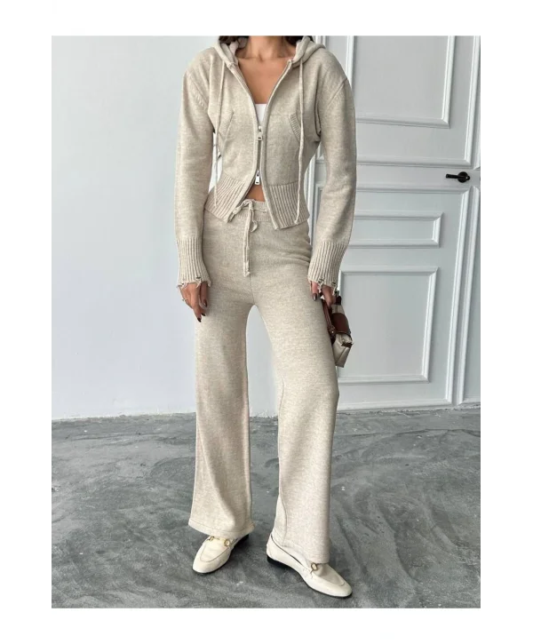 Kadın Fermuarlı Triko Eşofman Takımı – Yüksek Bel, Geniş Paça, Rahat Form