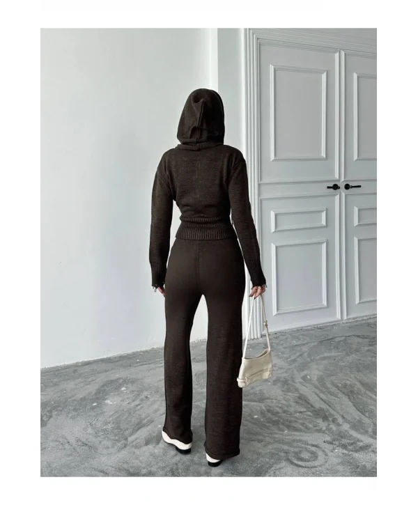 Kadın Fermuarlı Triko Eşofman Takımı – Yüksek Bel, Geniş Paça, Rahat Form