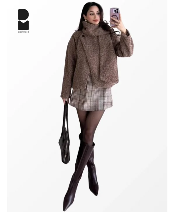 Kadın Kahverengi Atkılı Düğmeli Marka Model Kışlık Mont