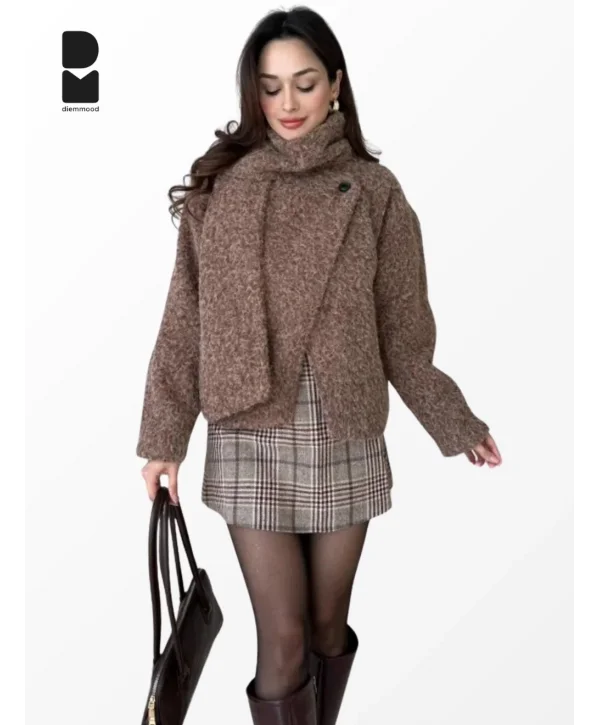 Kadın Kahverengi Atkılı Düğmeli Marka Model Kışlık Mont