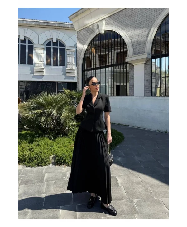 Kadın Kısa Kollu Ceket ve Pileli Etek Takım