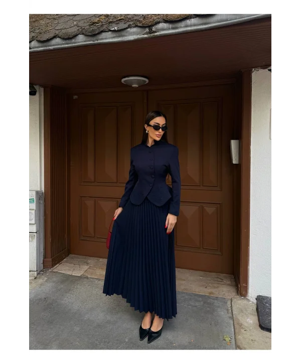 Kadın Nakış Detaylı Bel Oturtmalı Düğmeli Ceket & Pliseli Uzun Etek Takım