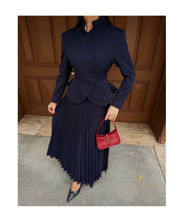 Kadın Nakış Detaylı Bel Oturtmalı Düğmeli Ceket & Pliseli Uzun Etek Takım