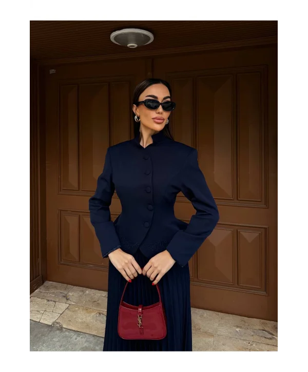 Kadın Nakış Detaylı Bel Oturtmalı Düğmeli Ceket & Pliseli Uzun Etek Takım