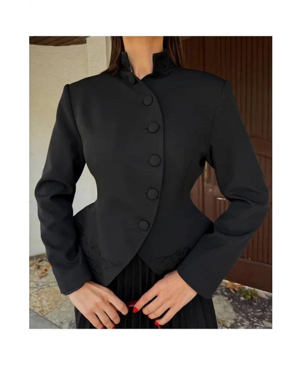 Kadın Nakış Detaylı Bel Oturtmalı Düğmeli Ceket & Pliseli Uzun Etek Takım