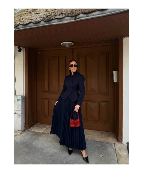 Kadın Nakış Detaylı Bel Oturtmalı Düğmeli Ceket & Pliseli Uzun Etek Takım