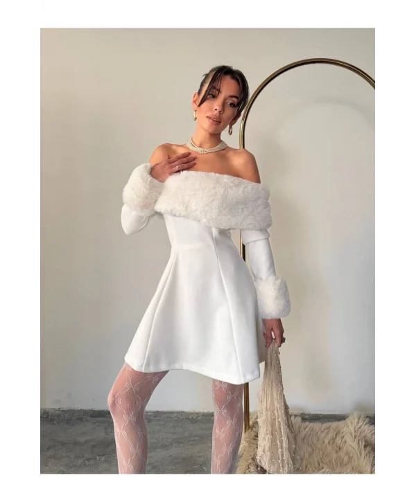 Kadın Omzu Açık Kürk Detaylı A-Kesim Mini Elbise