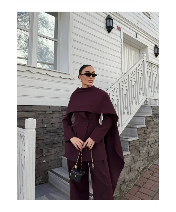 Kadın Pelerin Detaylı Blazer Ceket ve Bol Paça Pantolon Takım