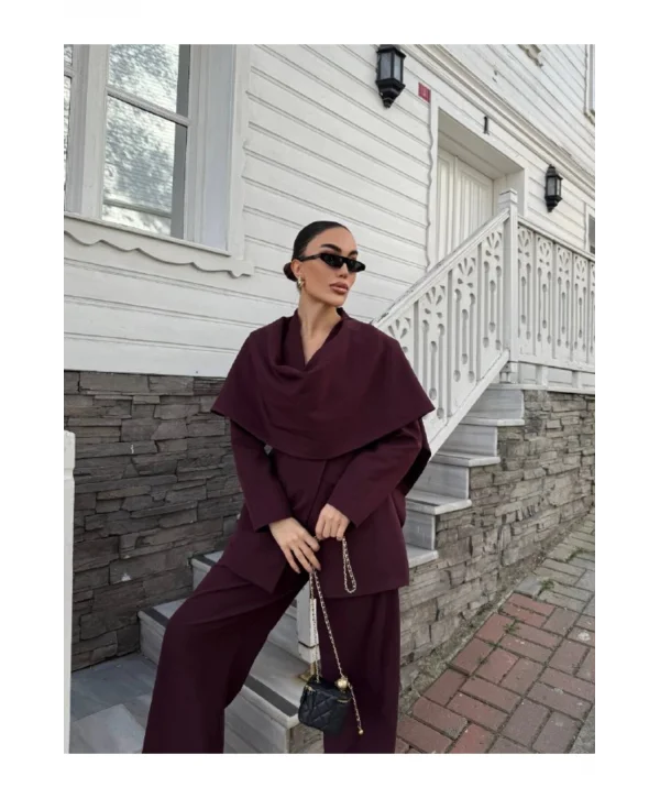 Kadın Pelerin Detaylı Blazer Ceket ve Bol Paça Pantolon Takım