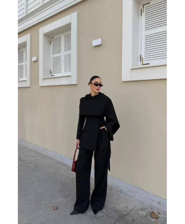 Kadın Pelerin Detaylı Blazer Ceket ve Bol Paça Pantolon Takım