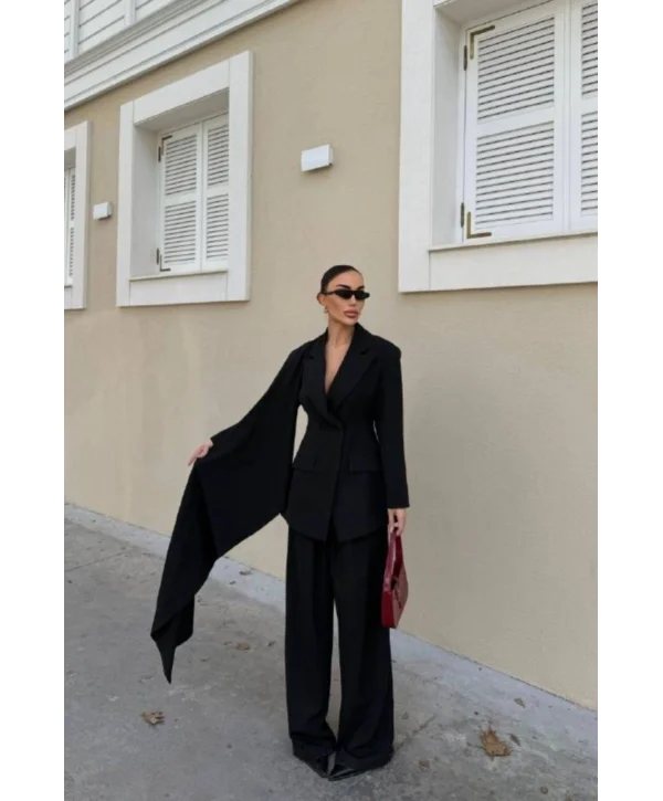 Kadın Pelerin Detaylı Blazer Ceket ve Bol Paça Pantolon Takım