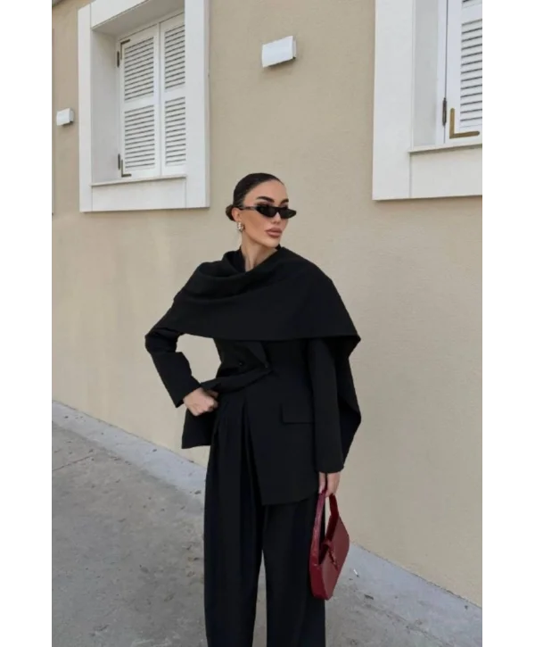 Kadın Pelerin Detaylı Blazer Ceket ve Bol Paça Pantolon Takım