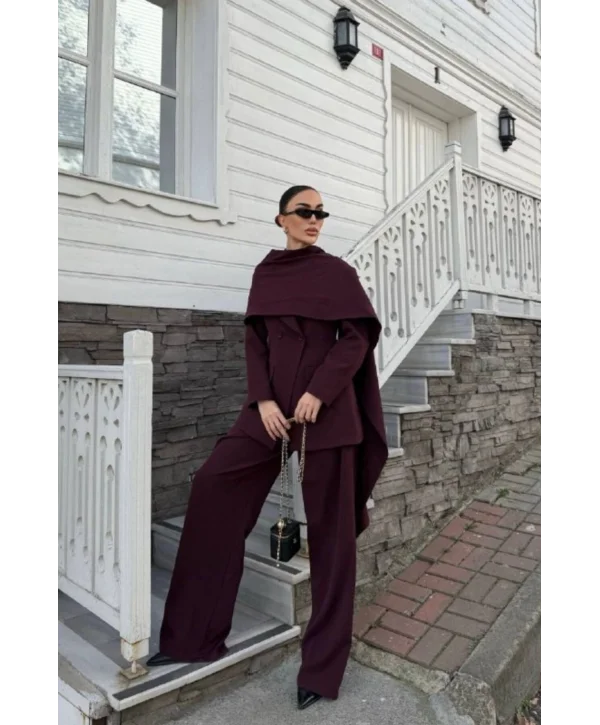 Kadın Pelerin Detaylı Blazer Ceket ve Bol Paça Pantolon Takım