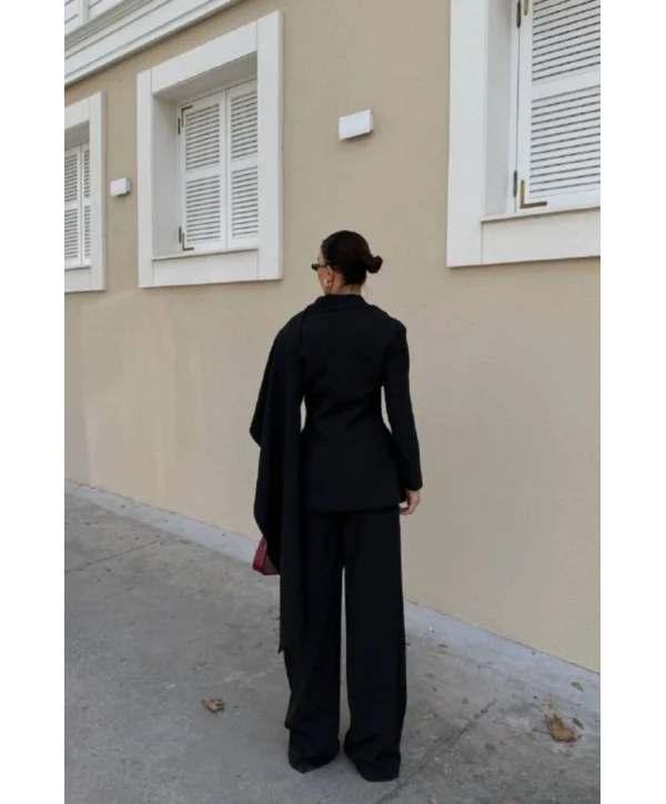 Kadın Pelerin Detaylı Blazer Ceket ve Bol Paça Pantolon Takım