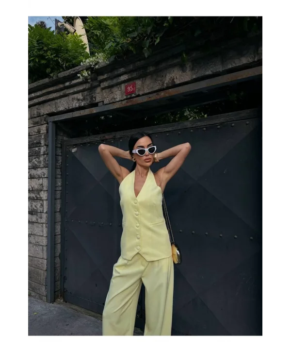 Kadın Sarı Sırtı Açık Yelek Pantolon Takım