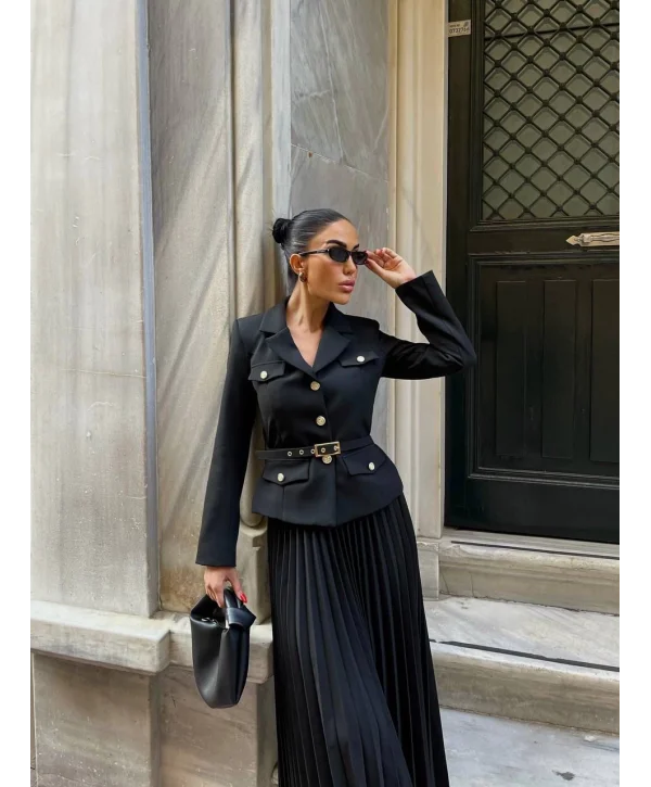 Kadın Siyah Kemerli Blazer Ceket ve Piliseli Takım