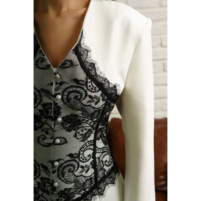 Kadın Dantel İşlemeli Bel Oturtmalı Blazer Ceket