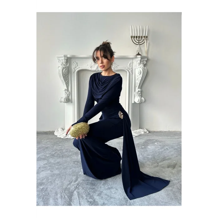 Kadın Drapeli Vücudu Saran Asimetrik Detaylı Uzun Zarif Elbise