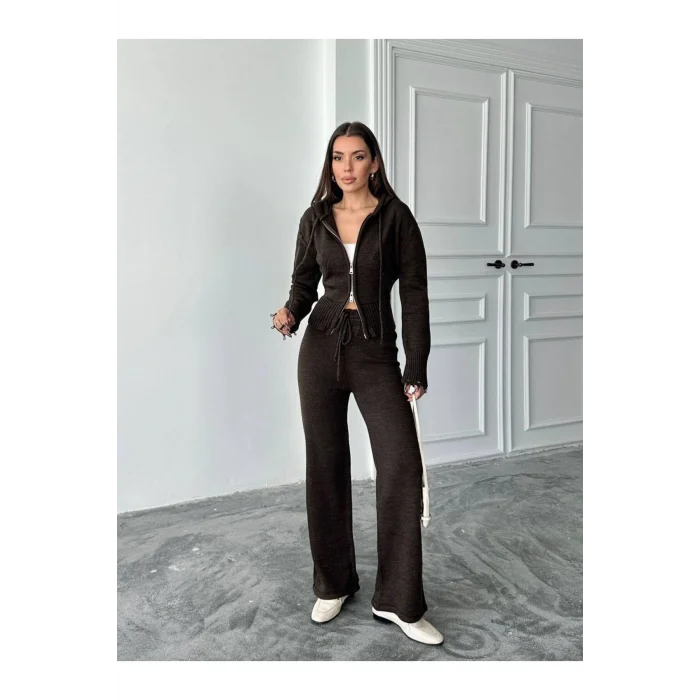 Kadın Fermuarlı Triko Eşofman Takımı – Yüksek Bel, Geniş Paça, Rahat Form