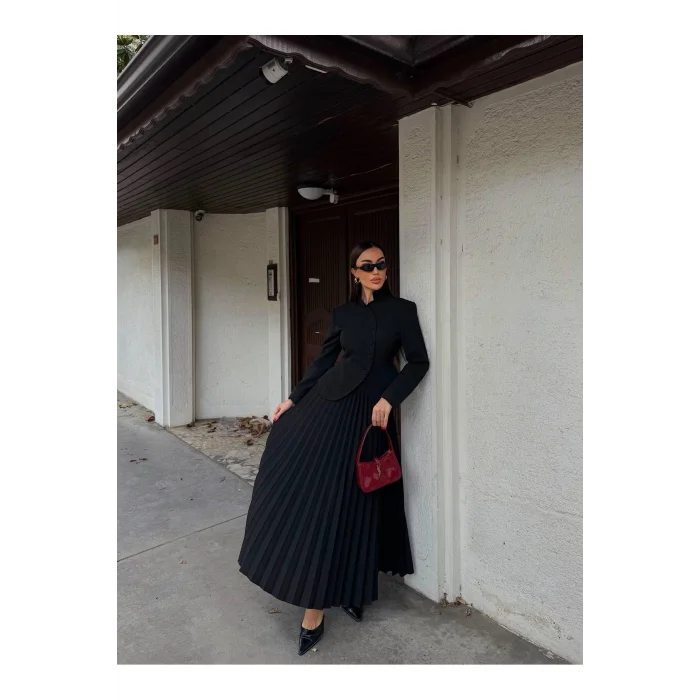 Kadın Nakış Detaylı Bel Oturtmalı Düğmeli Ceket & Pliseli Uzun Etek Takım