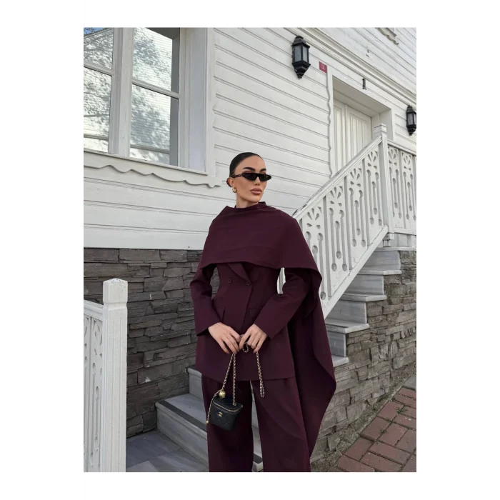 Kadın Pelerin Detaylı Blazer Ceket ve Bol Paça Pantolon Takım