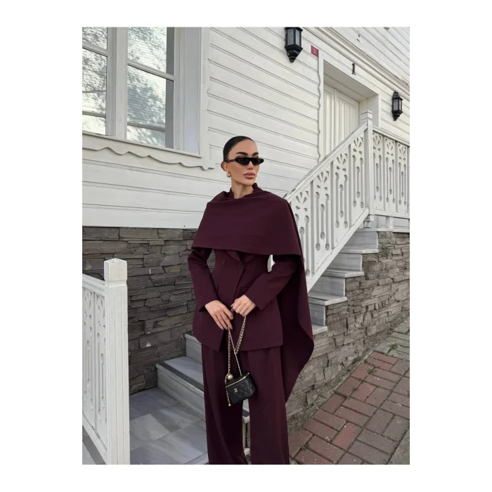 Kadın Pelerin Detaylı Blazer Ceket ve Bol Paça Pantolon Takım