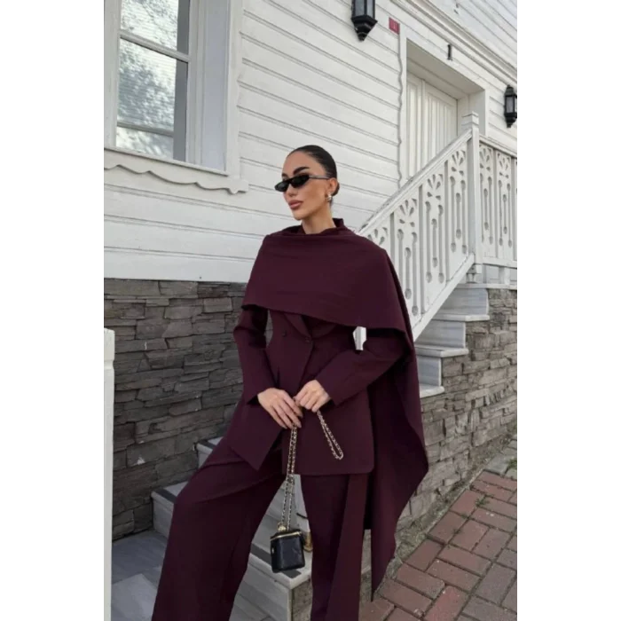 Kadın Pelerin Detaylı Blazer Ceket ve Bol Paça Pantolon Takım