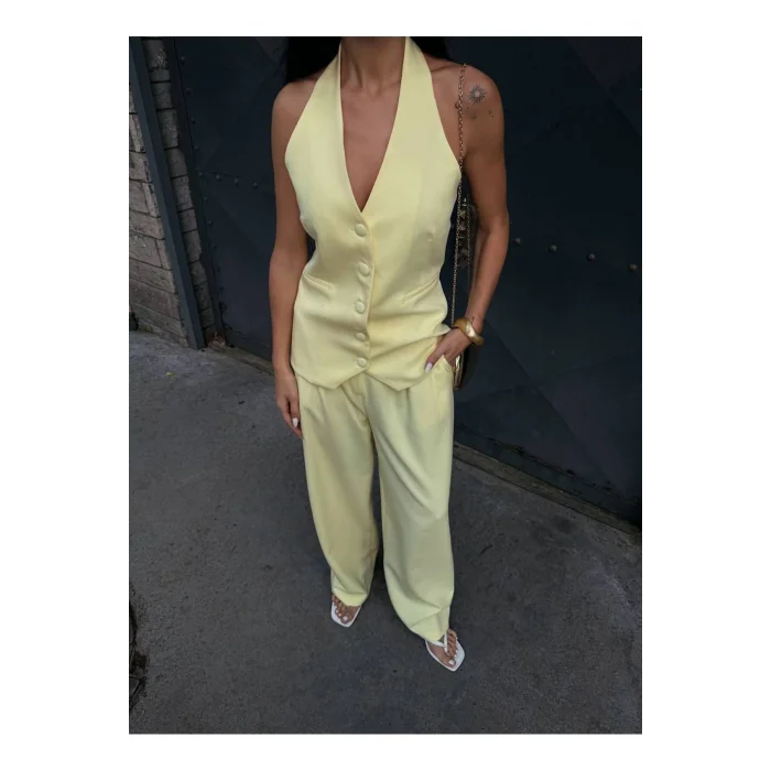 Kadın Sarı Sırtı Açık Yelek Pantolon Takım