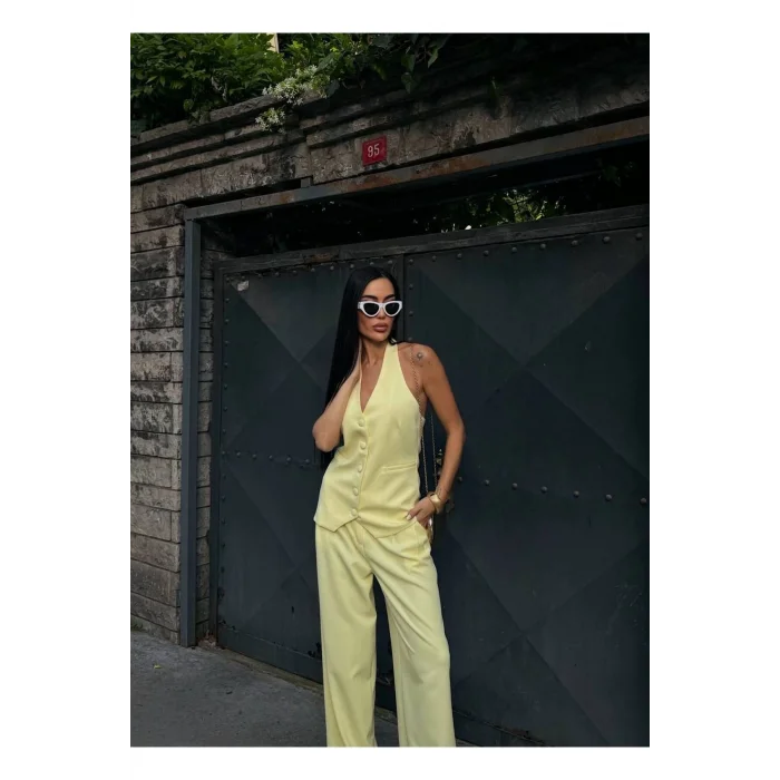 Kadın Sarı Sırtı Açık Yelek Pantolon Takım