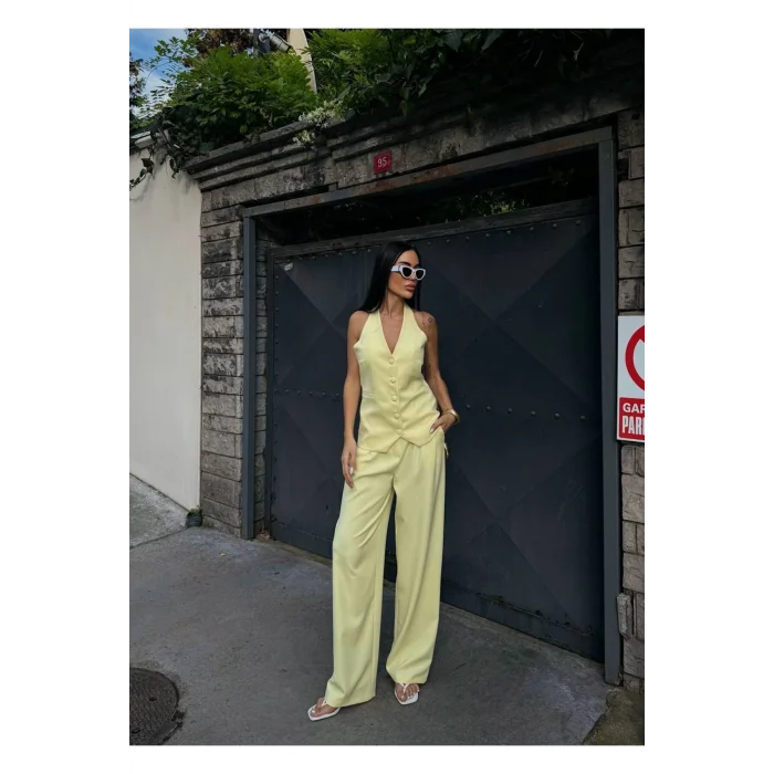 Kadın Sarı Sırtı Açık Yelek Pantolon Takım