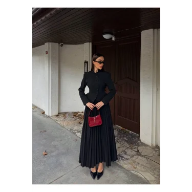 Kadın Nakış Detaylı Bel Oturtmalı Düğmeli Ceket & Pliseli Uzun Etek Takım