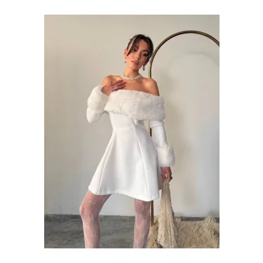 Kadın Omzu Açık Kürk Detaylı A-Kesim Mini Elbise