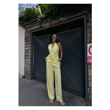Kadın Sarı Sırtı Açık Yelek Pantolon Takım