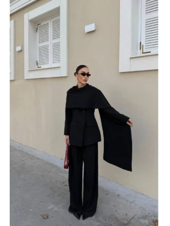 Kadın Pelerin Detaylı Blazer Ceket ve Bol Paça Pantolon Takım