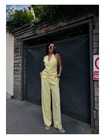 Kadın Sarı Sırtı Açık Yelek Pantolon Takım