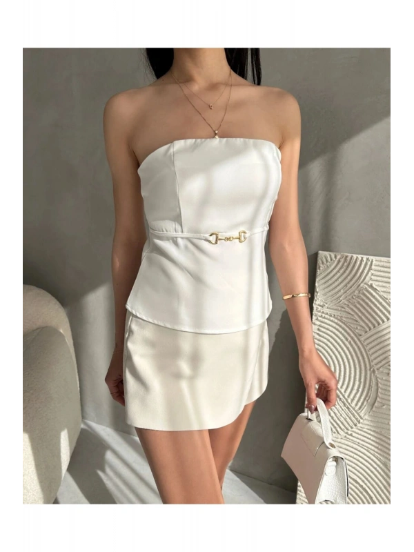 Straplez Beli Toka Detaylı Crep Bluz – Beyaz
