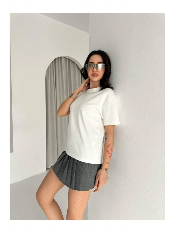 Kadın Taş Detaylı Basic Tişört — Kısa Kol Minimal Şık T-Shirt
