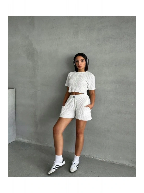 Rahat Fit Dokulu Şortlu Takım