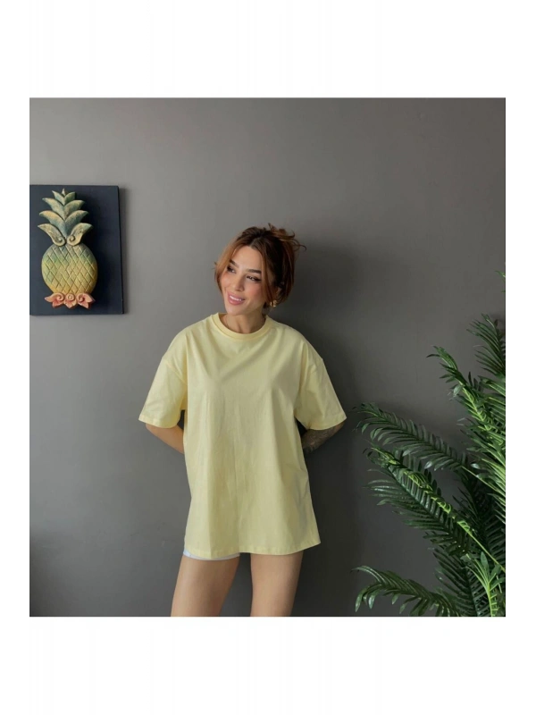 Kadın Oversize Basic Tişört – Salaş Kesim Pamuklu Günlük T-Shirt