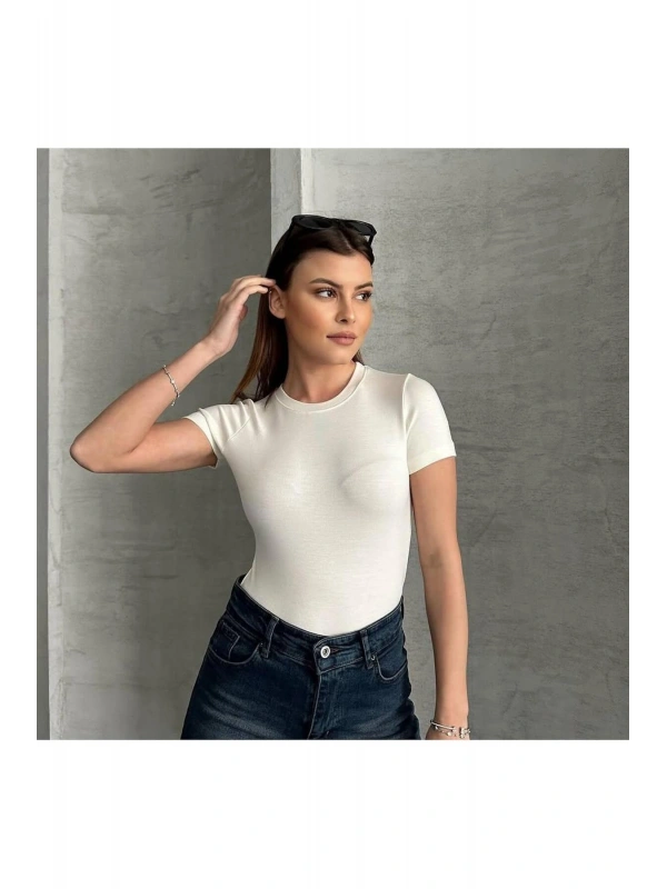 Kadın Basic Bisiklet Yaka Slim Fit Body — Kısa Kol Günlük Body