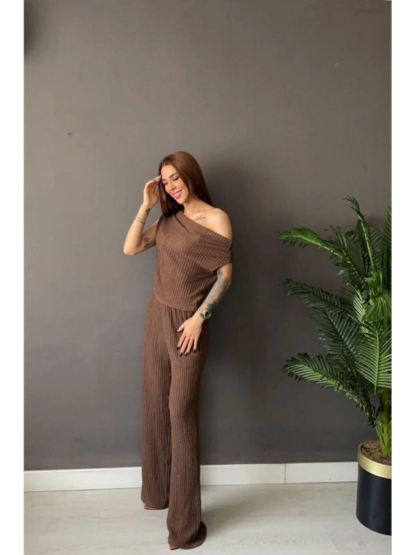 Kadın Waffle Kumaş Kayık Yaka Crop Bluz Pantolon Takım — Rahat Şık Yazlık 2’li Takım