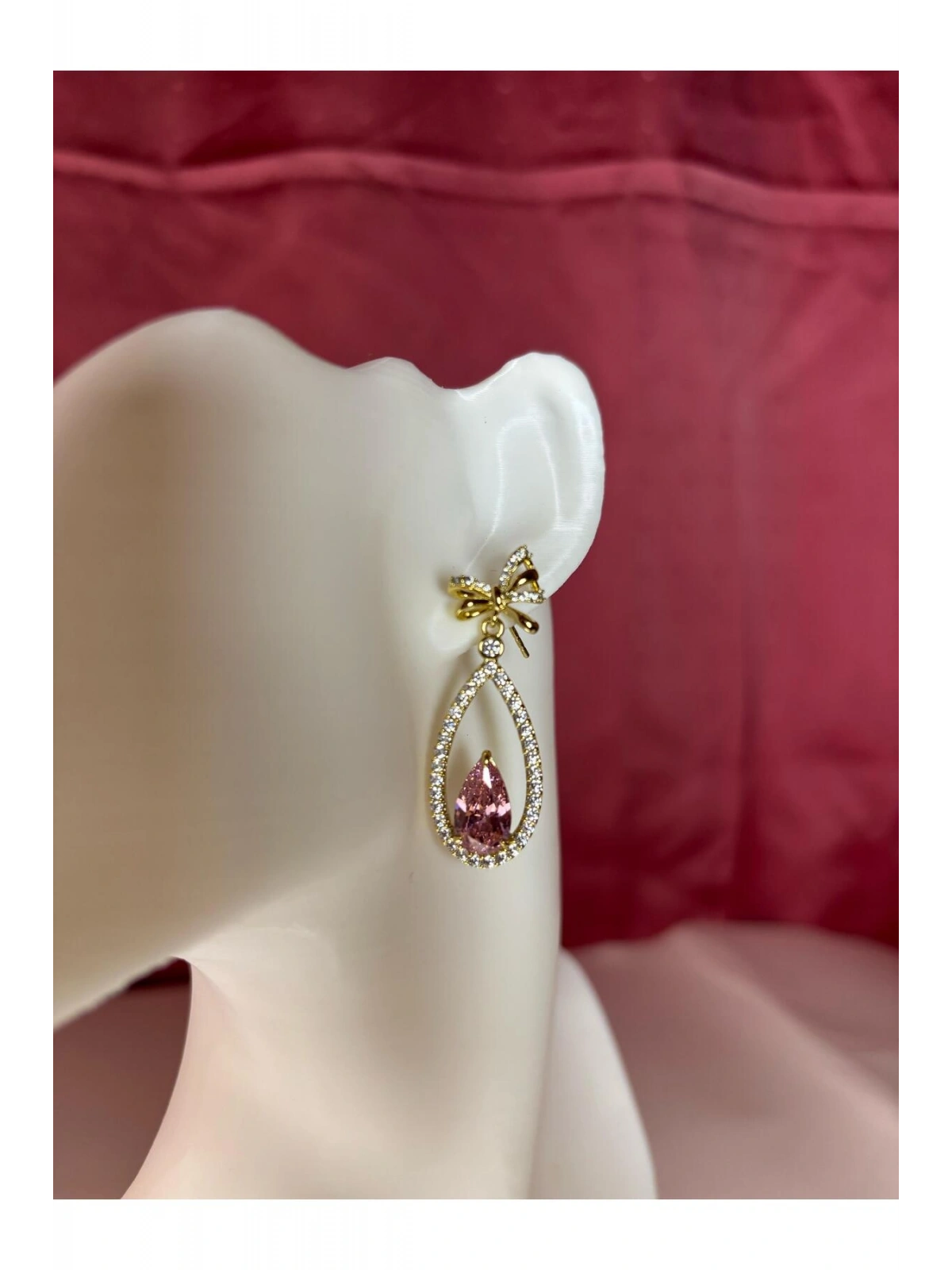 Gold Pembe Taşlı Zarif VIP Küpe