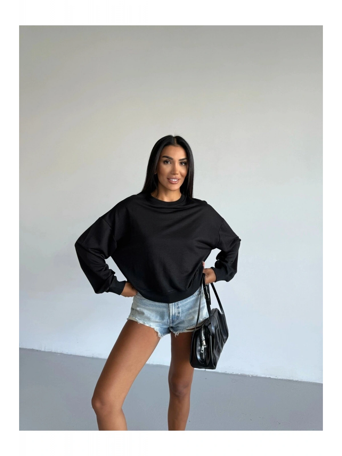 Kadın Siyah Bisiklet Yaka 2 İplik Sweatshirt HZL25W-FRY123391