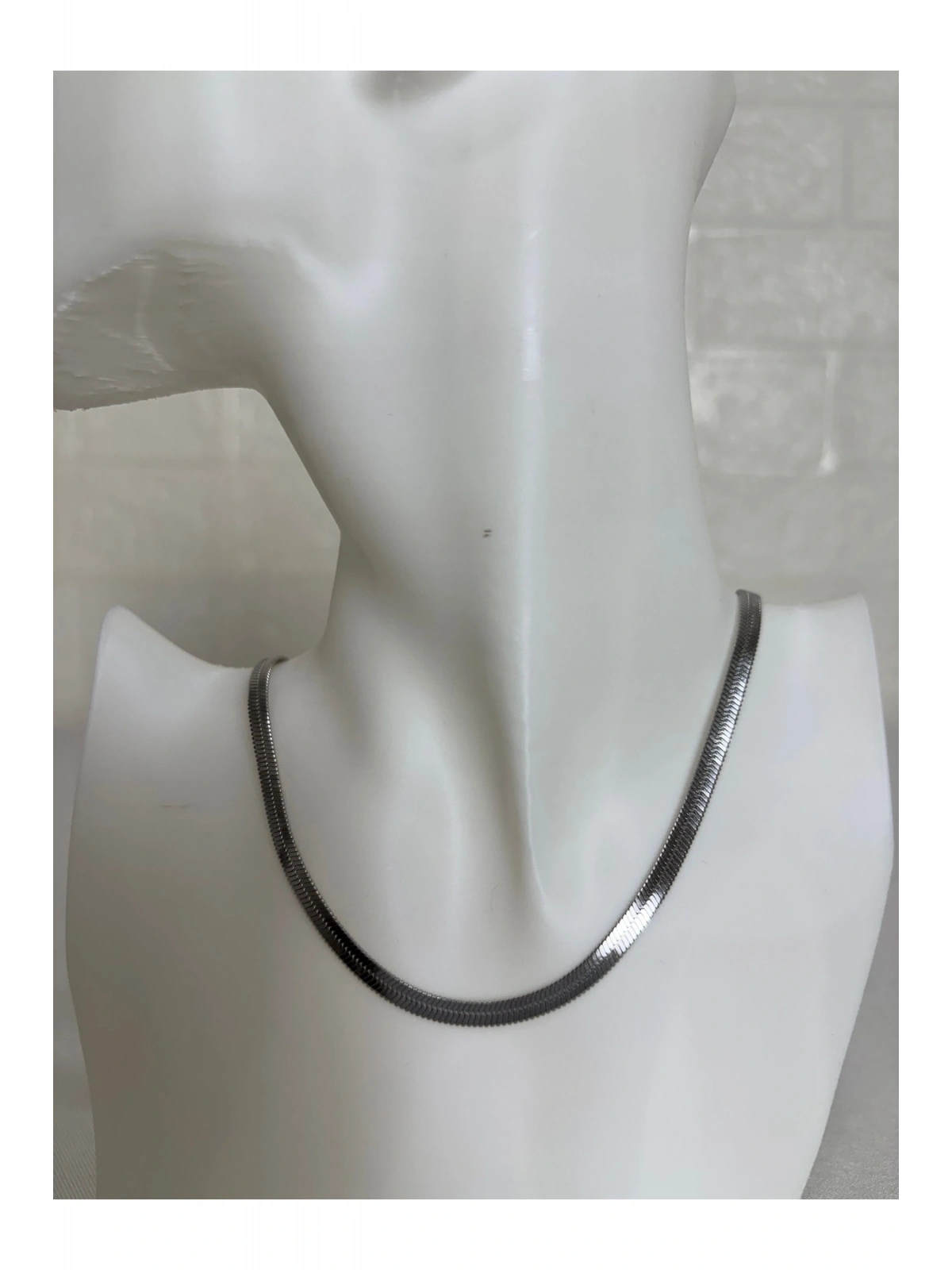 Kadın Gümüş Renk Yassı Zincir Kolye – Modern Şık Herringbone