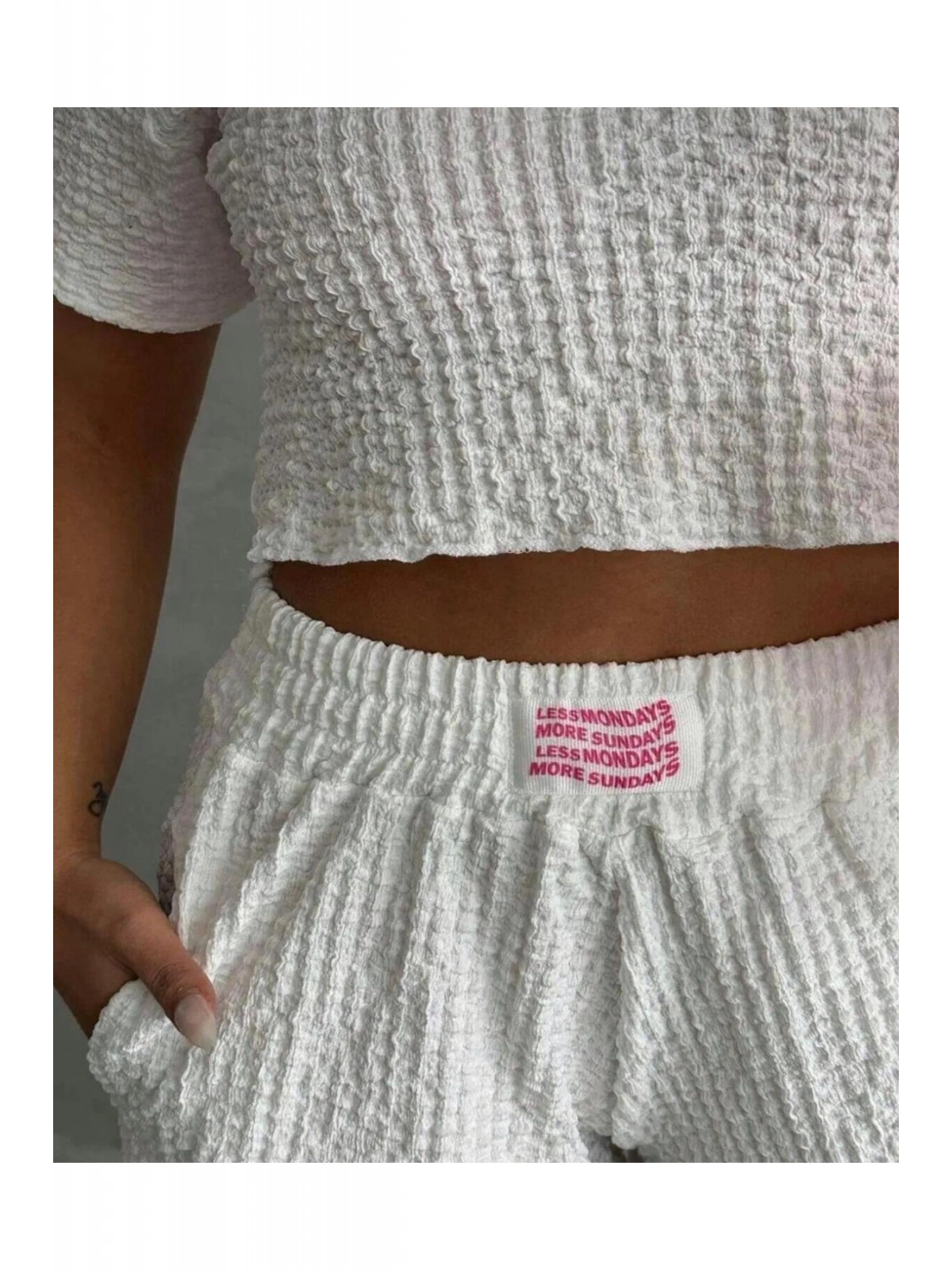 Rahat Fit Dokulu Şortlu Takım