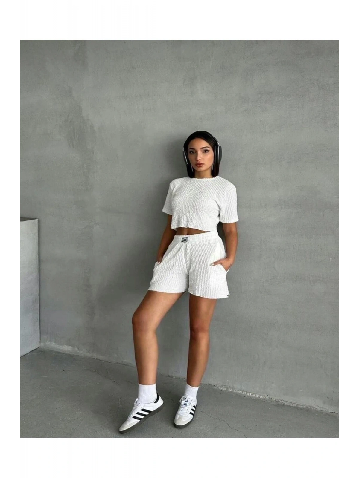 Rahat Fit Dokulu Şortlu Takım