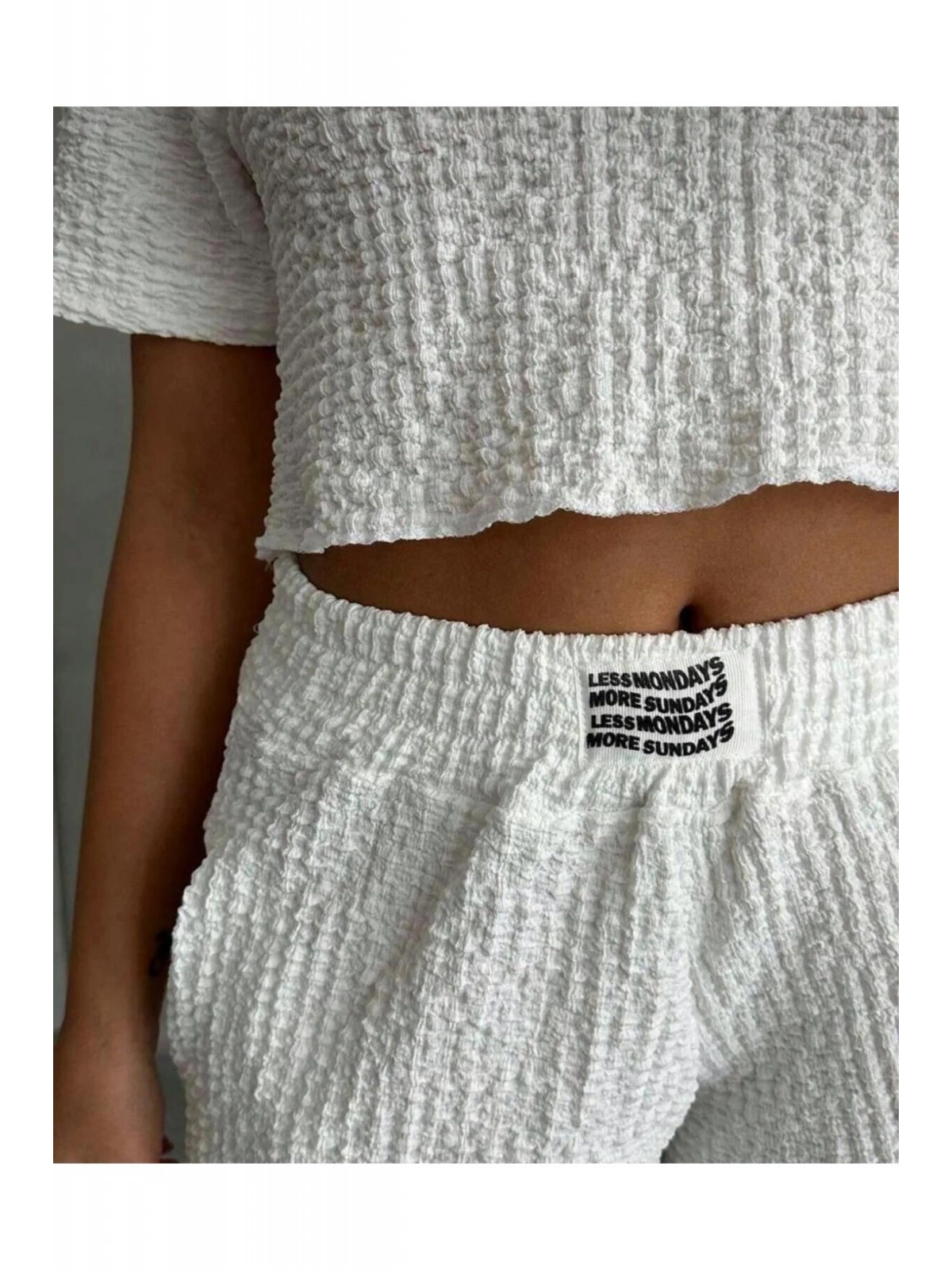 Rahat Fit Dokulu Şortlu Takım